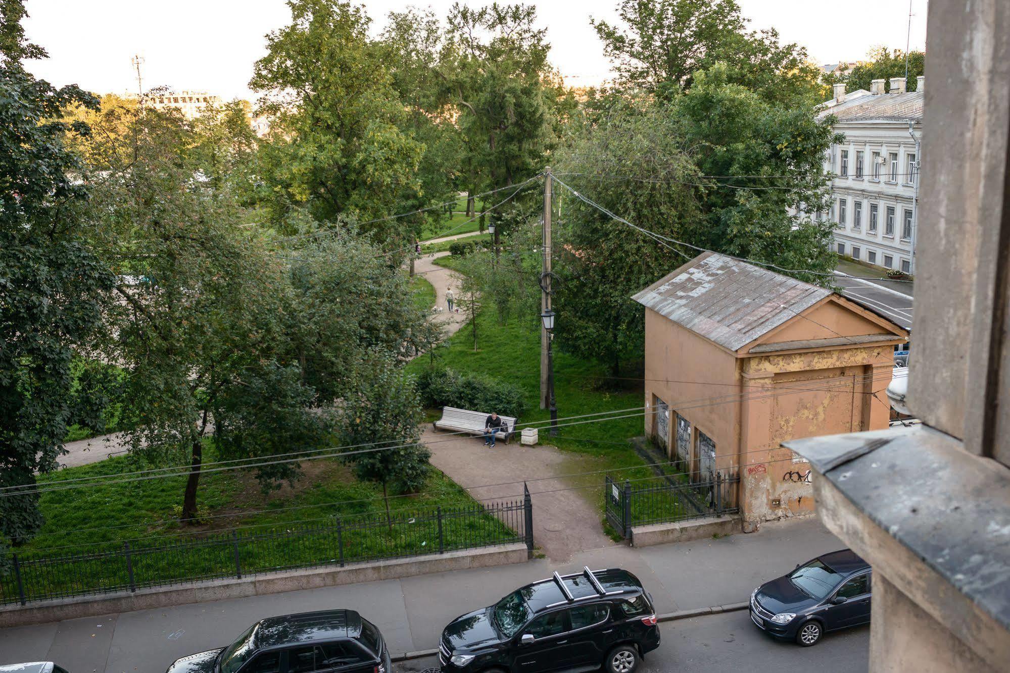 Zizu Hotel Sankt Petersburg Exteriör bild